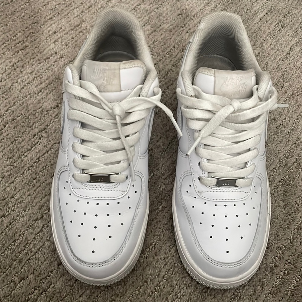 White Nike Air Force 1